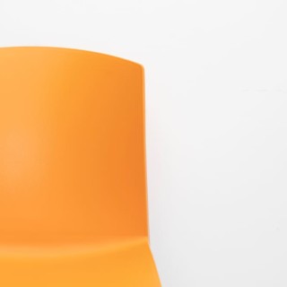 Silla colectividad en PVC naranja de 4 patas cromadas