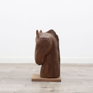 Escultura cabeza de caballo