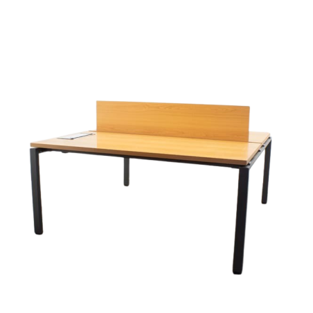 Mesa bench de 4 y 6 puestos con patas metálicas