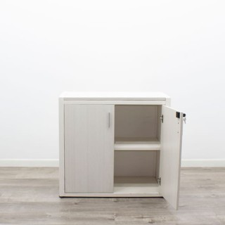Armario metálico bajo todo puertas en blanco con beta de 84cm