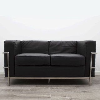 sofá espera 2 plazas piel negra y estructura cromada