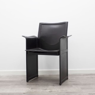 silla de espera cuero negro con brazos