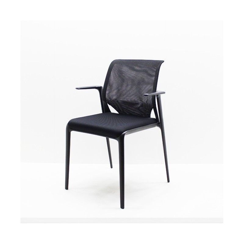 silla confidente VITRA con brazos y estructura negra
