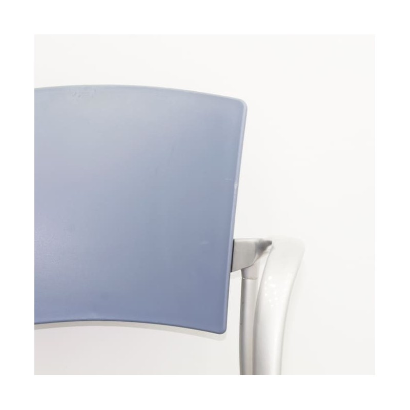 Silla colectividad ENEA azul con brazos estructura gris