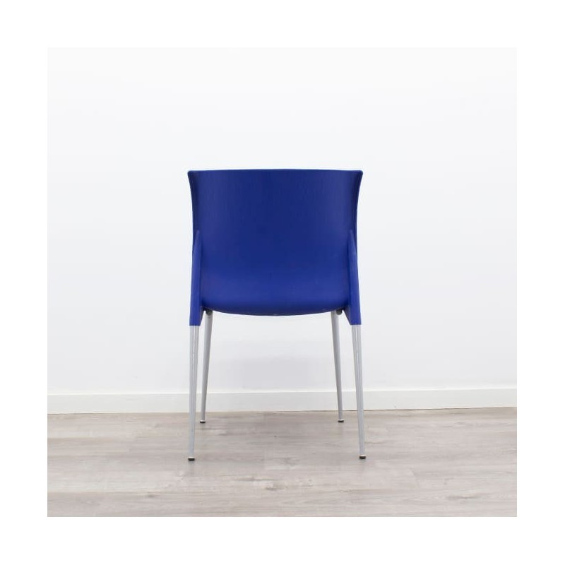 Silla colectividad pvc azul y estructura gris