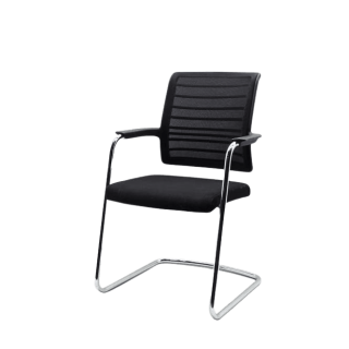 silla confidente base patin metálica con brazos asiento tapizado negro respaldo malla negra