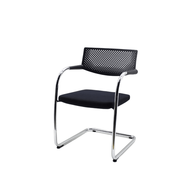 silla confidente Vitra con respaldo en polipropileno negro asiento tapizado y base patín