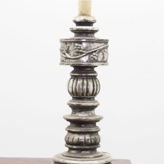 Lámpara de mesa en plata