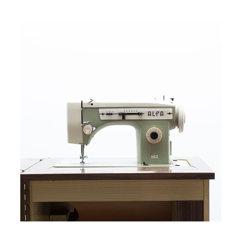 Maquina de coser Alfa