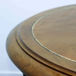 Mesa ovalada de madera roble